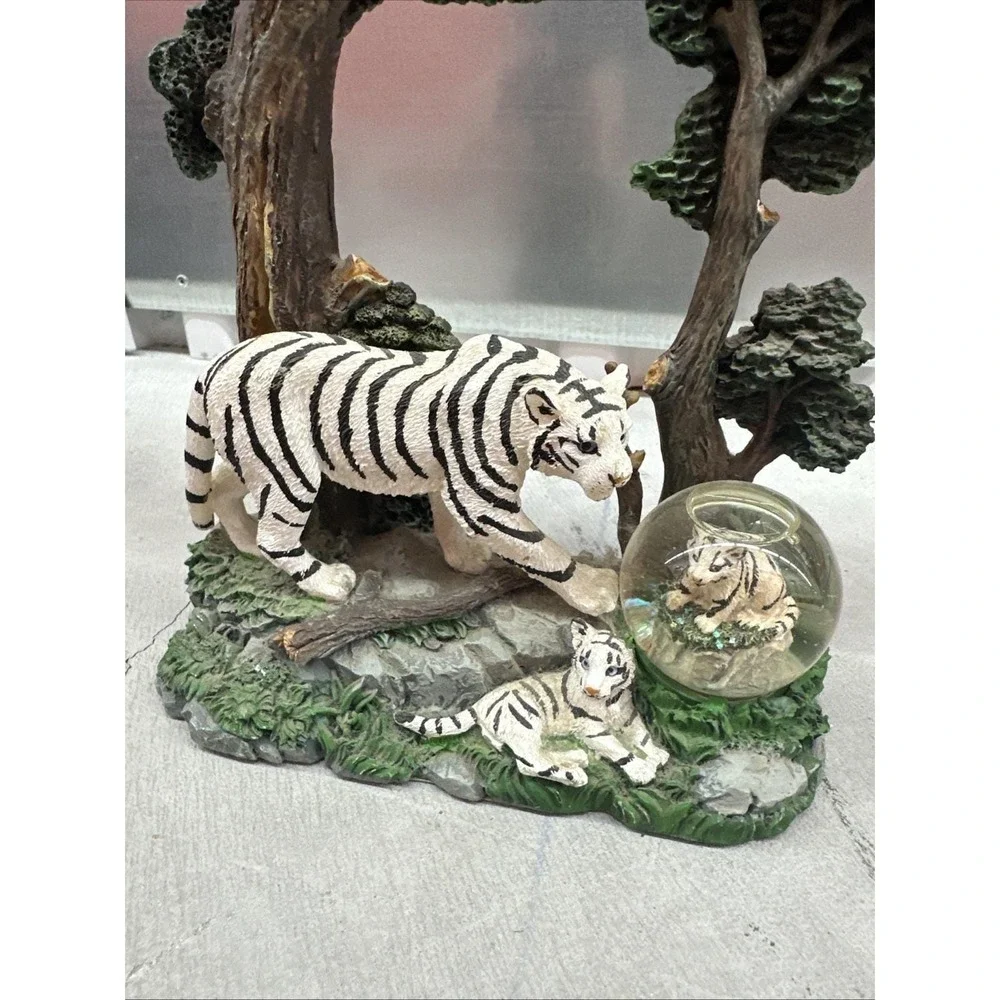 Vintage White Tiger Figurine Clock With Mini Snow globe Year 2000